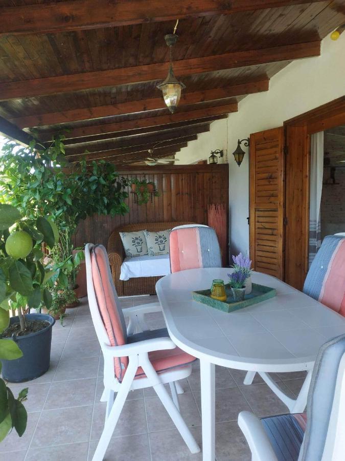 Вилла Ivonnis Garden Mesimvria  Экстерьер фото